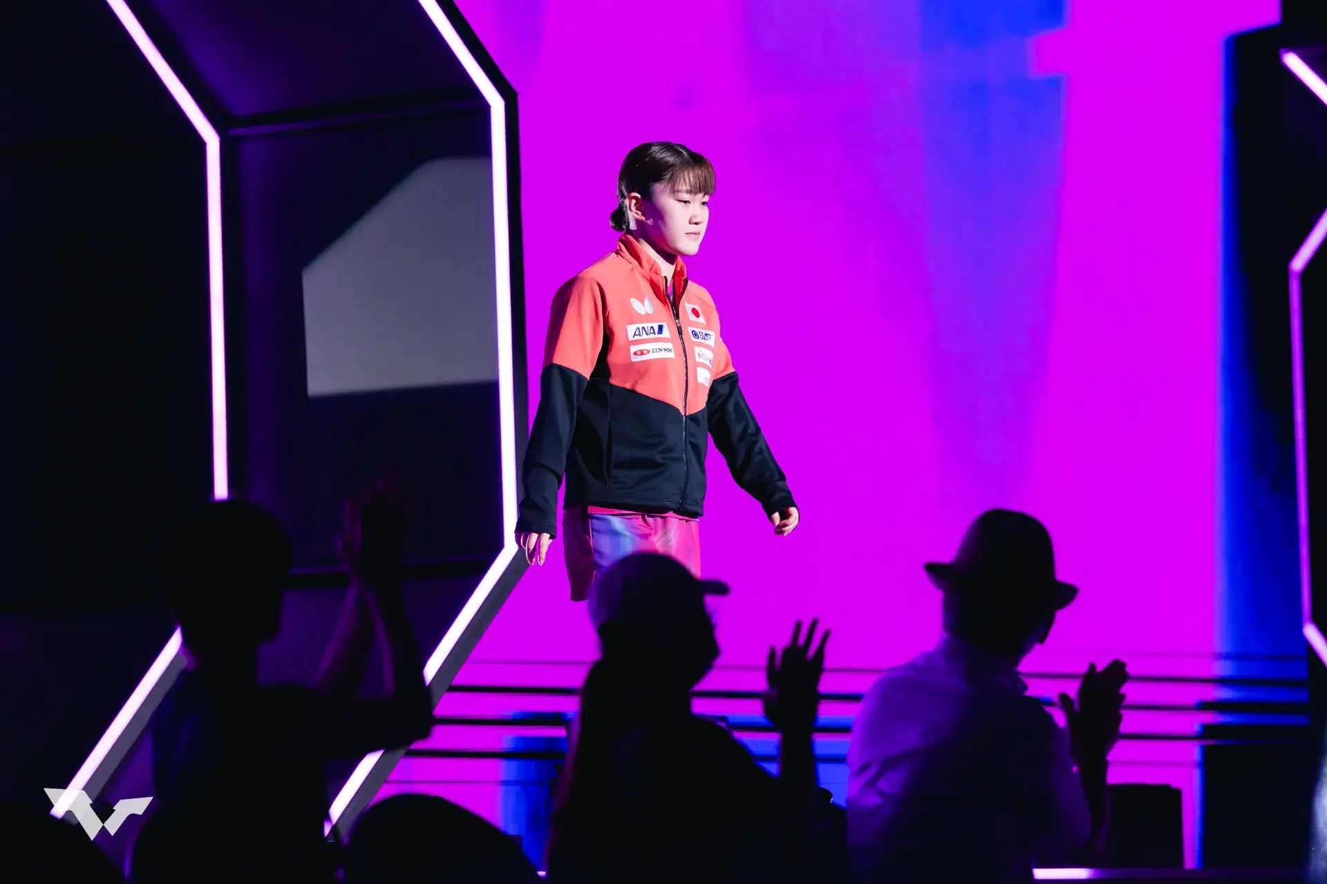 此刻, 这也正是 此刻, 这也正是